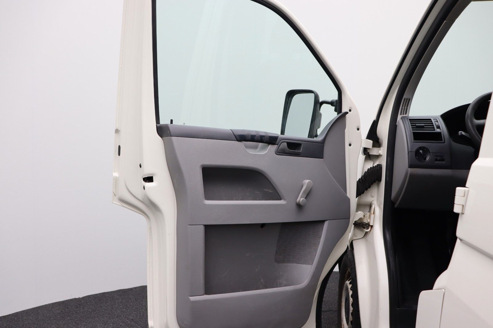 Fahrzeugabbildung Volkswagen T5 Transporter Pritsche Pritsche Doppelkabine