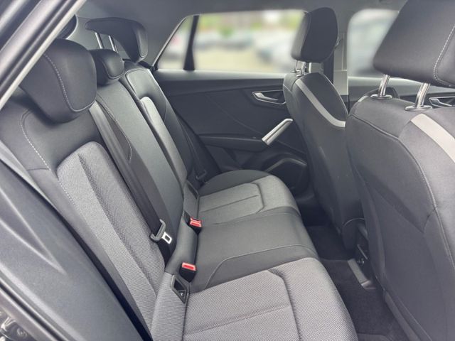 Q2 35 TFSI S line Matrix Kamera ACC CarPlay Sitz
