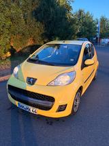 Peugeot 107 Filou HU bis Ende August - Peugeot 107: Gelb