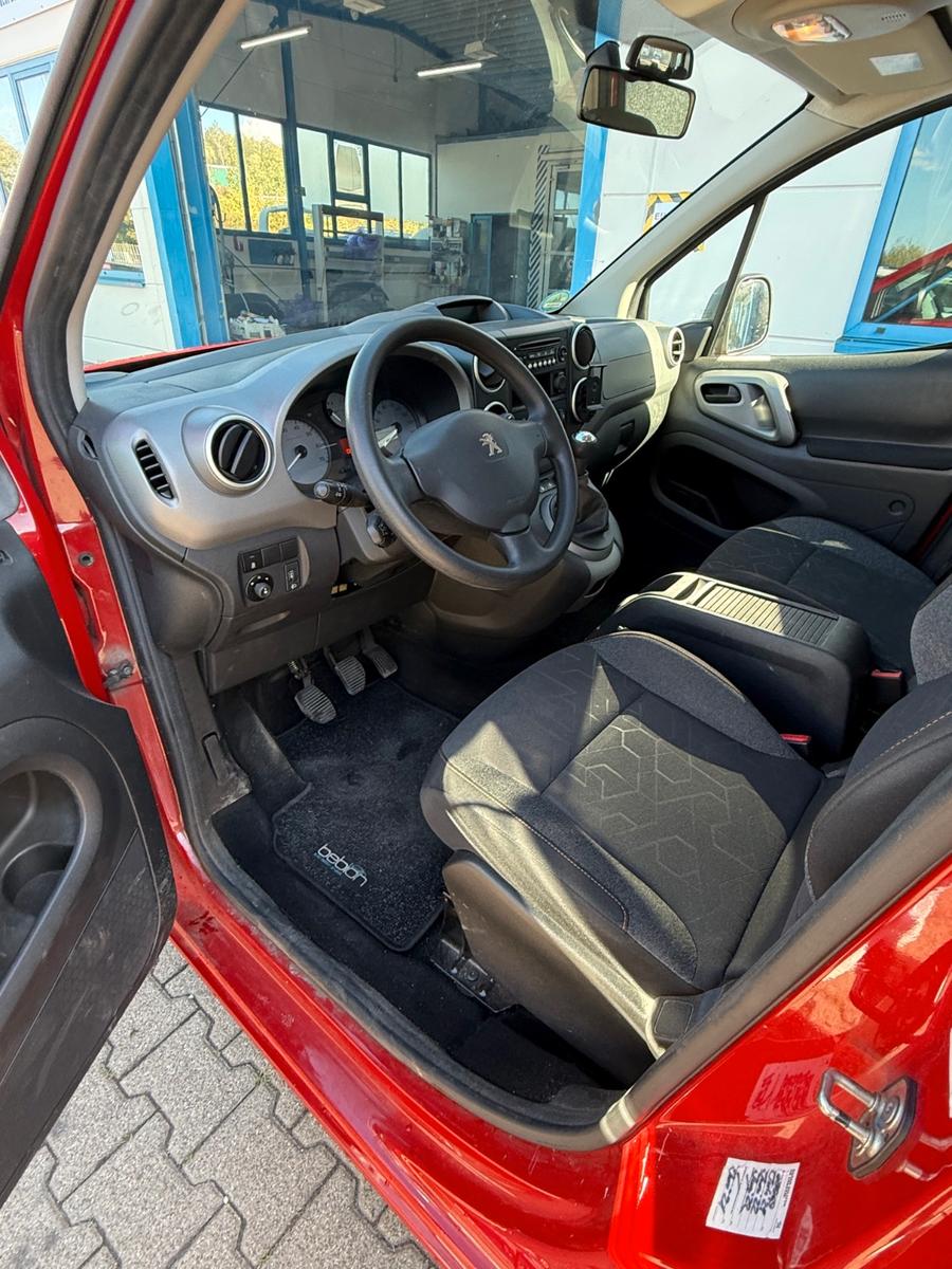 Peugeot 1.  HAND -TÜV NEU-OHNE MÄNGEL-SCHECKHEFTGEPFLEGT