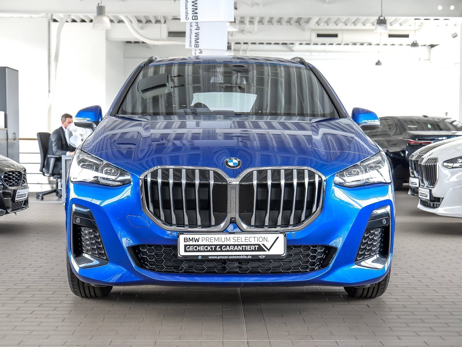BMW 223 Active Tourer - Bild 8