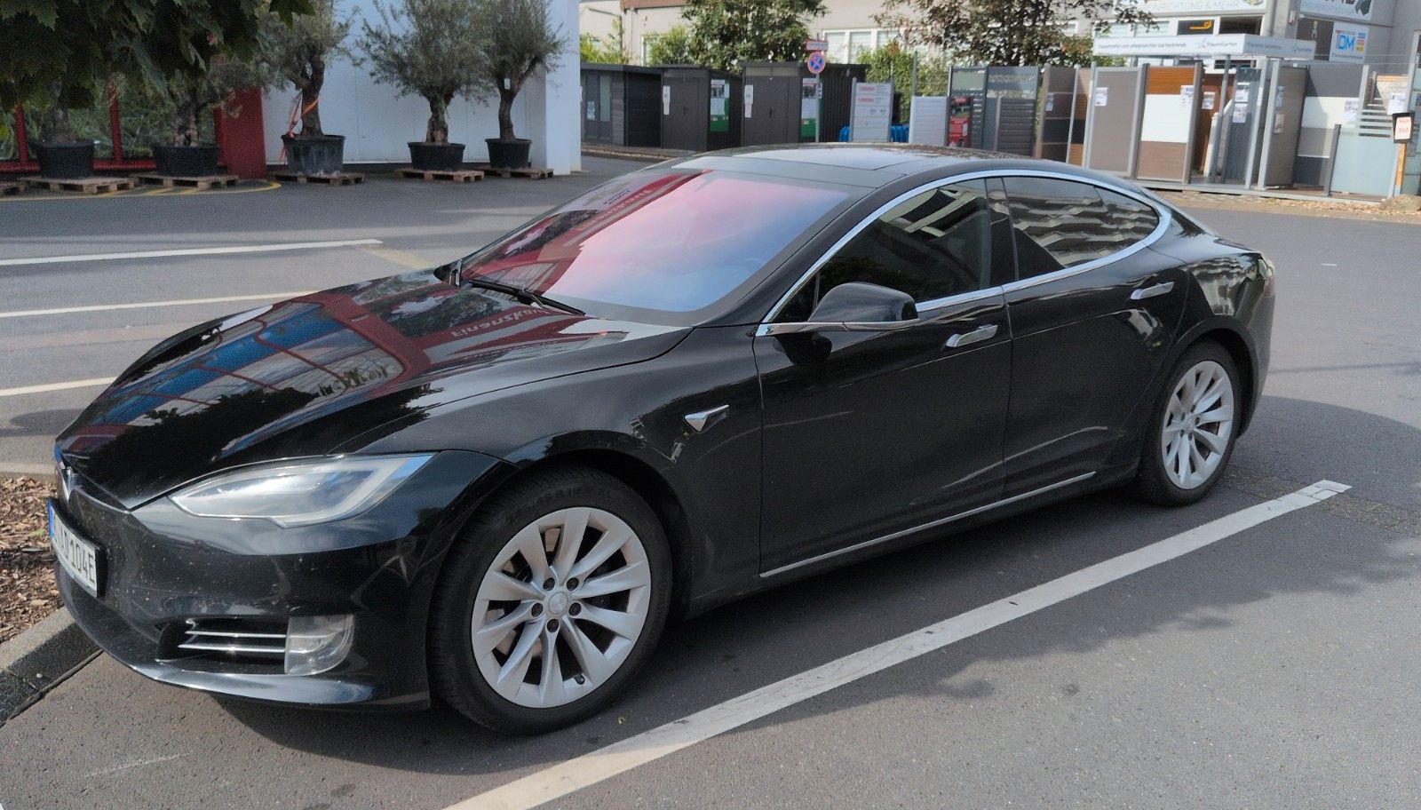 TESLA Model S 75D -