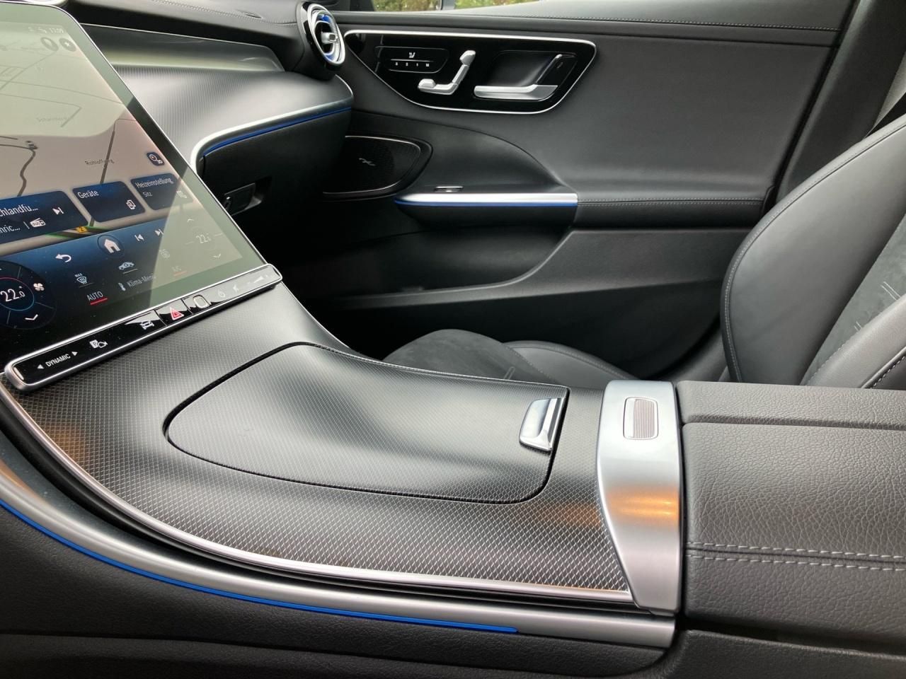Fahrzeugabbildung Mercedes-Benz C 200 4M T AMG AHK+Night+Totw+Ambi+AdvSound+Kam