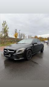 Mercedes-Benz CLA 180 - - Mercedes CLA-Klasse mit Schiebetür