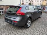 Volvo V40 Kinetic D4/ 2.0 Automatik/Standheizung - gebrauchte Volvo V40 aus dem Jahr 2013