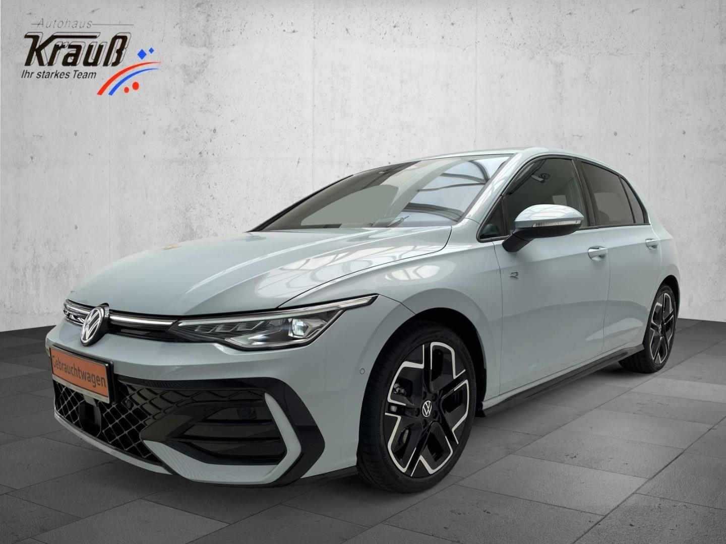 Volkswagen Golf VIII 1.5 eTSI DSG R-Line Sportpaket LED