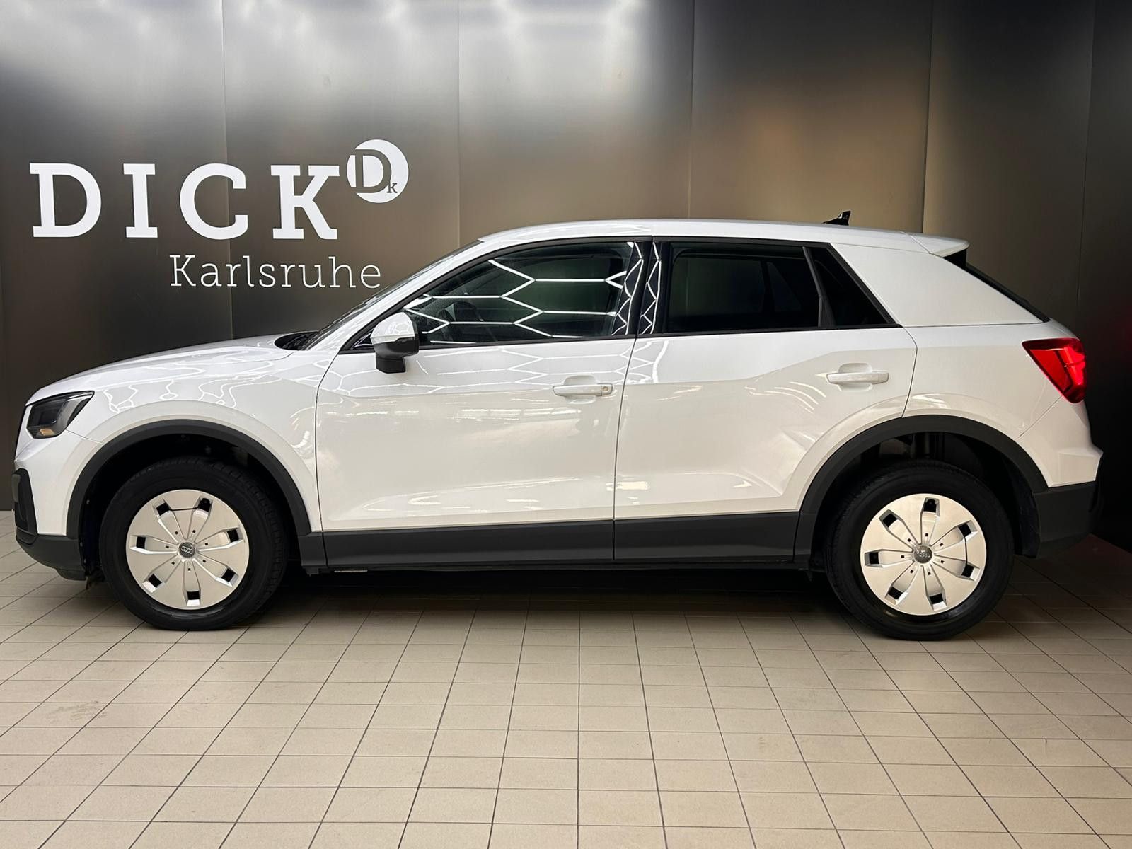 Fahrzeugabbildung Audi Q2 35d Quatt S-Tr. LED+KLIMAUT+HIFI+APS+DAB+ACC+