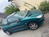 Peugeot 206/8x bereift/117.000km - gebrauchte Peugeot 206 aus dem Jahr 1999