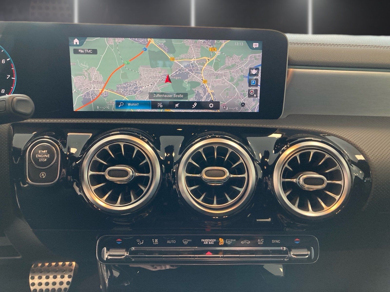 Fahrzeugabbildung Mercedes-Benz A 180 AMG*Distronic*Pano*Totwinkel*Kamera*LED*18