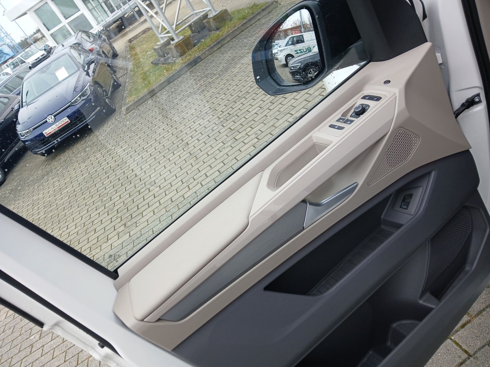 Fahrzeugabbildung Volkswagen T7 Multivan TSI LR Style ACC AHK LED RFK PARK AS