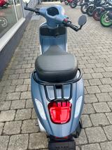 Vespa Primavera 125 Officina 8 Special Edition - VESPA BLAU ROLLER