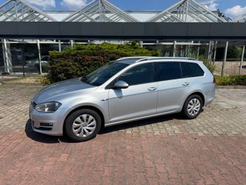 Volkswagen Golf - 1