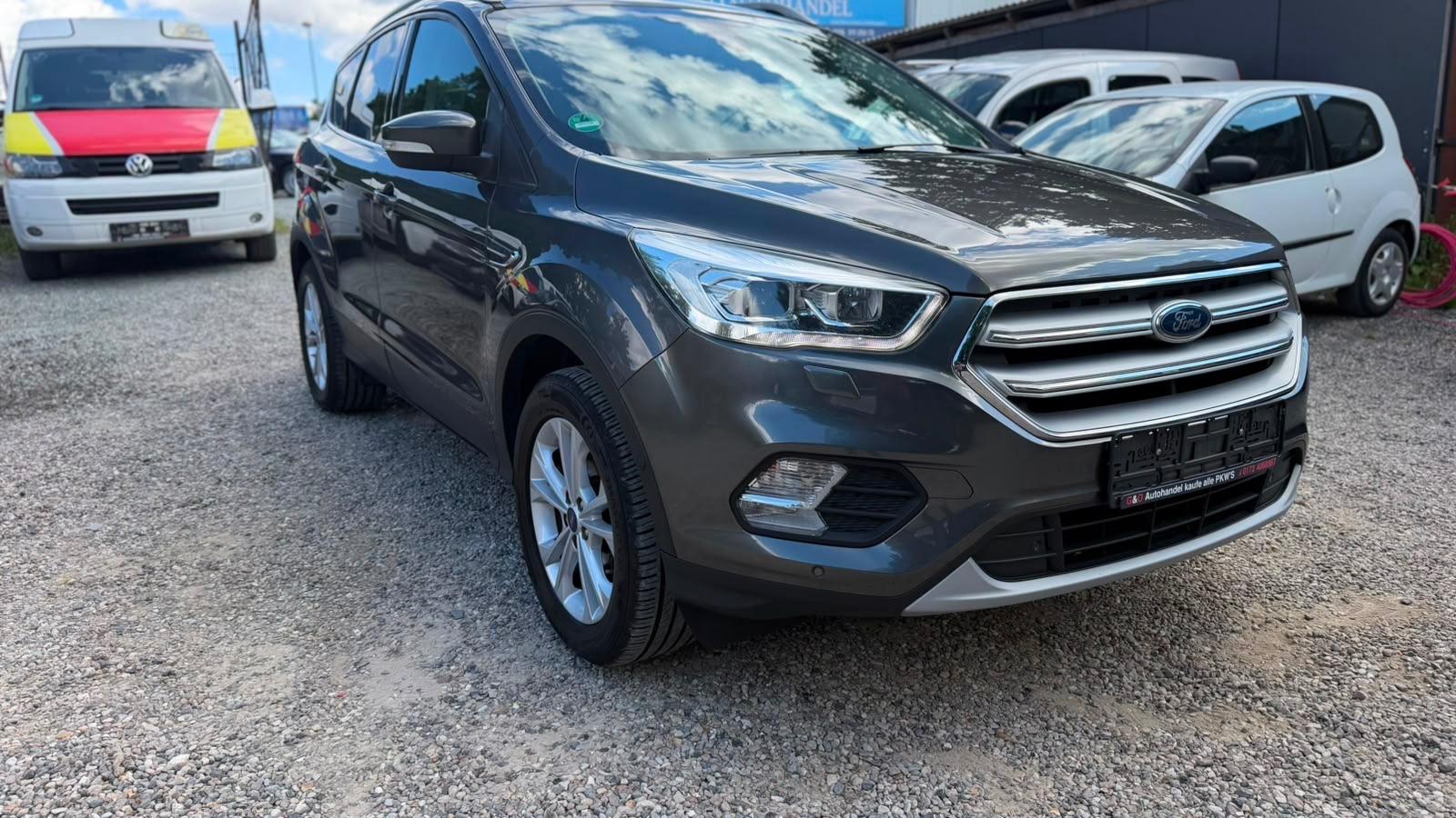 Ford Kuga 1,5 EcoBoost 4x2 110kW COOL & CONNECT*Pano