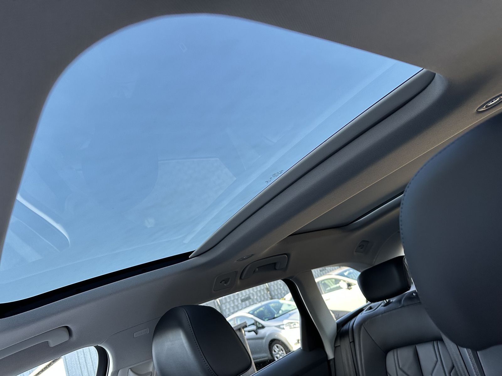 Fahrzeugabbildung Audi A6 Avant 55 TFSI Quattro Sport NAV+LED+AHK+PANO