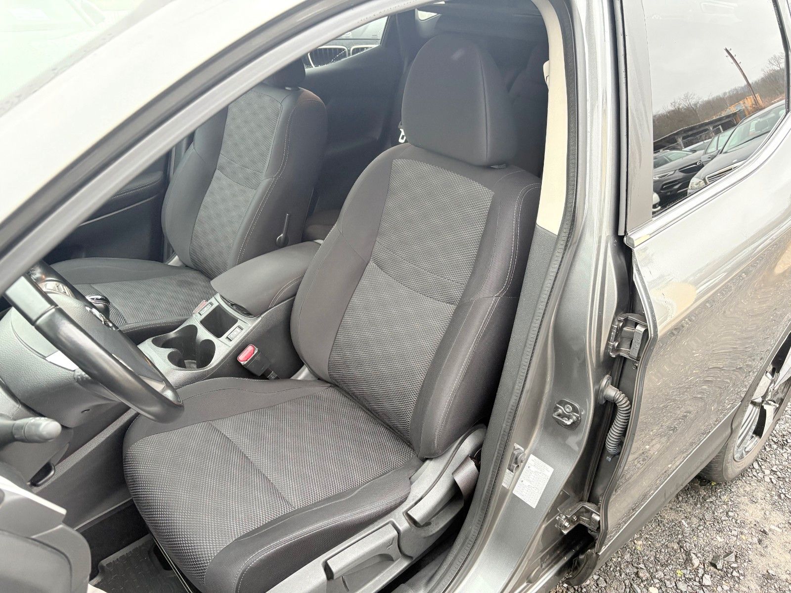 Fahrzeugabbildung Nissan Qashqai 1.6 N-Connecta Navi AHK 360 View 2.HAND