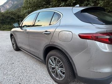 Alfa-Romeo Stelvio - 9