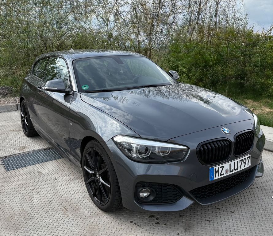 Image of BMW 120