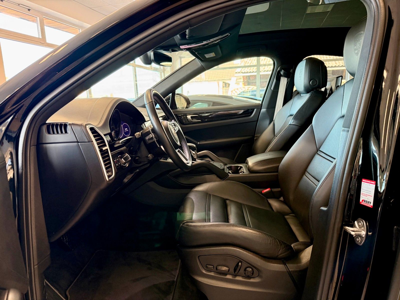 Porsche Cayenne Coupe Platinum Edition SportDesign foto 9