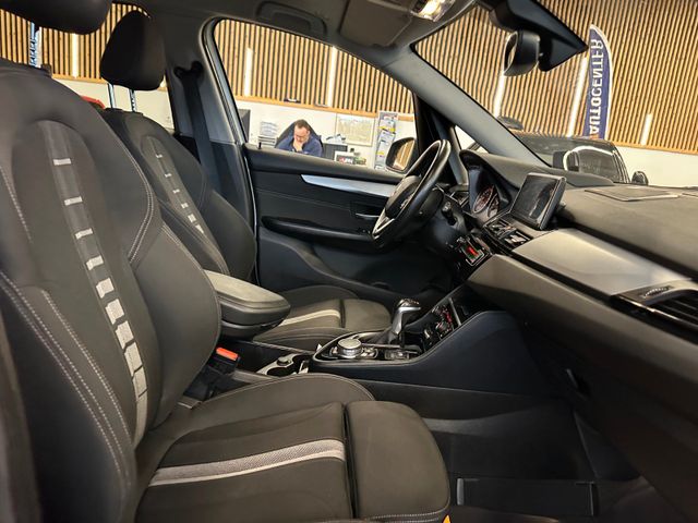BMW 218 d Active Tourer*Klima*AHK*LED*Navi*Bluetooth