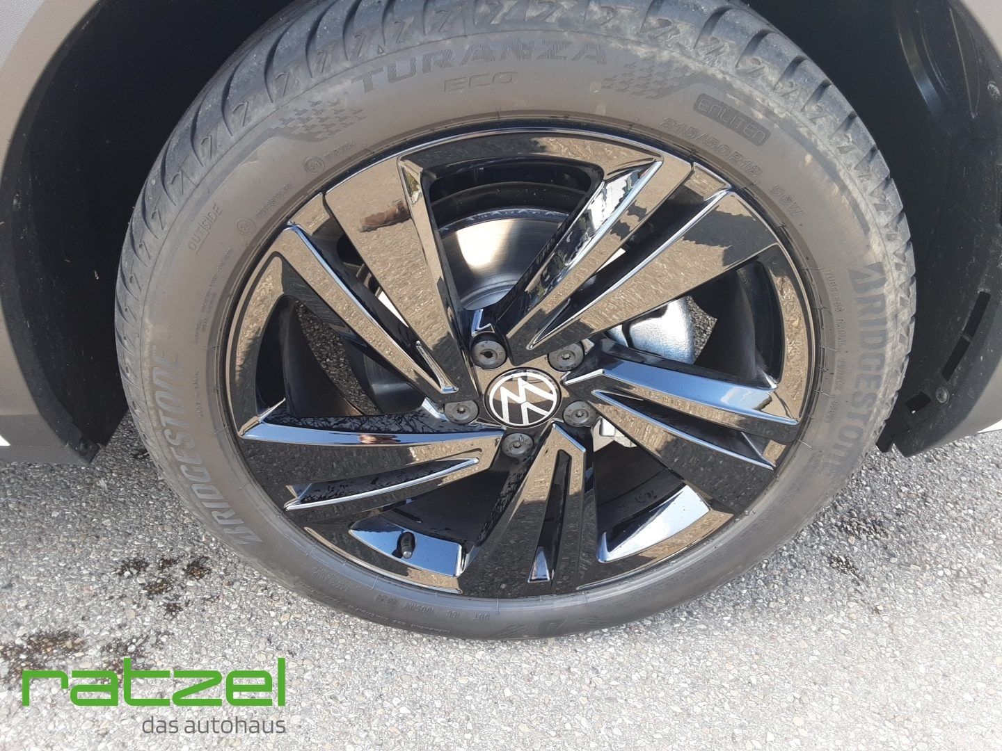 Fahrzeugabbildung Volkswagen T-Roc R-Line 1.5TSI DSG AHK+LED+Kamera+PDC+ACC