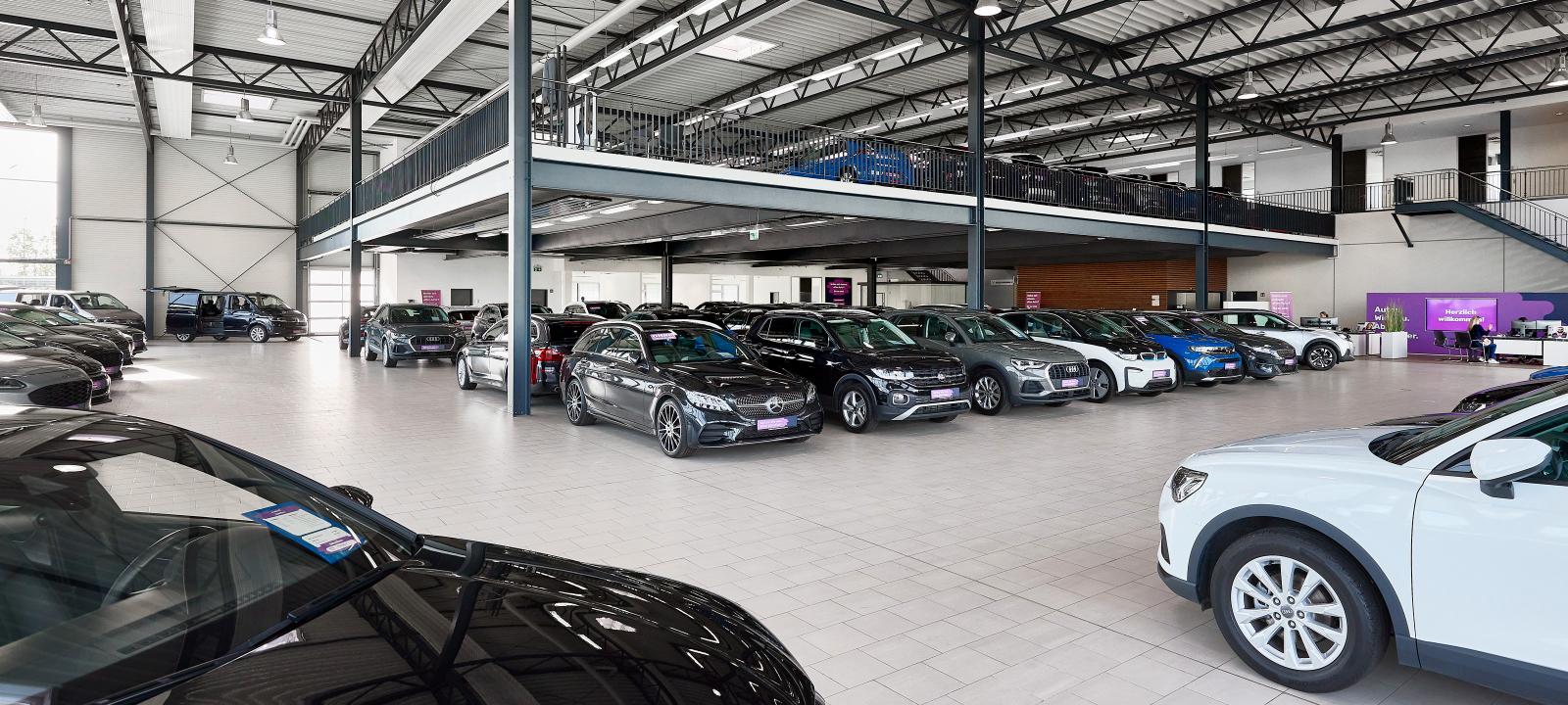 showroom-image-top