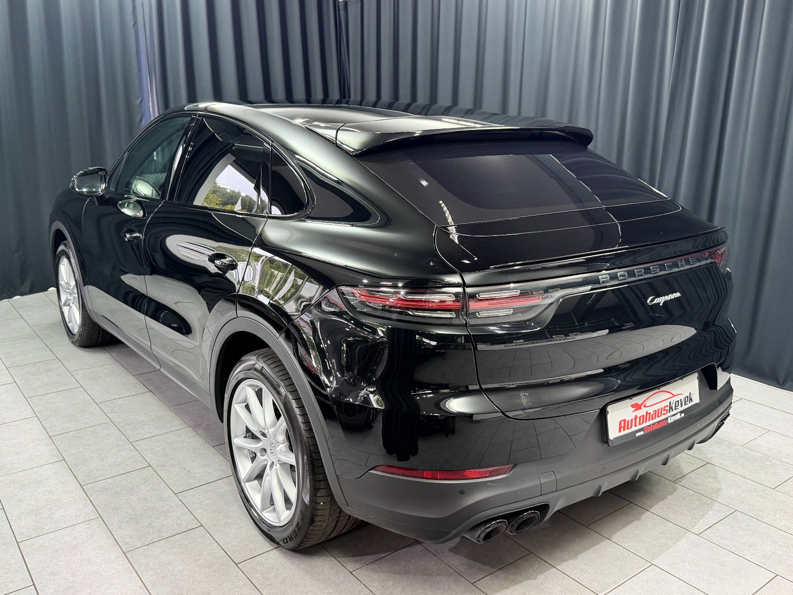 Fahrzeugabbildung Porsche Cayenne Coupe Basis |LED|LUFT|STDHZ