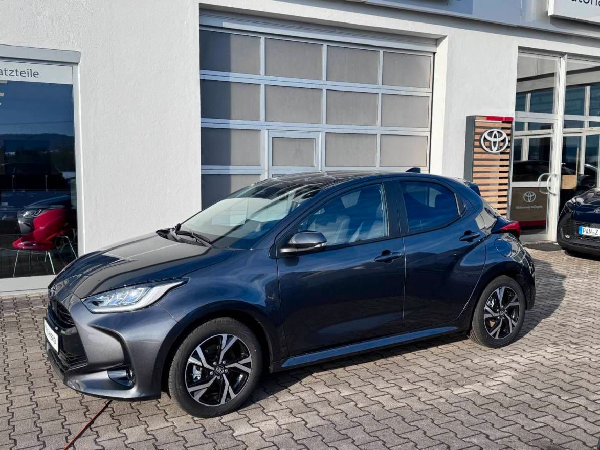 Toyota Yaris - 1,5 l Hybr Teamplayer + Comf. Paket imagem 2