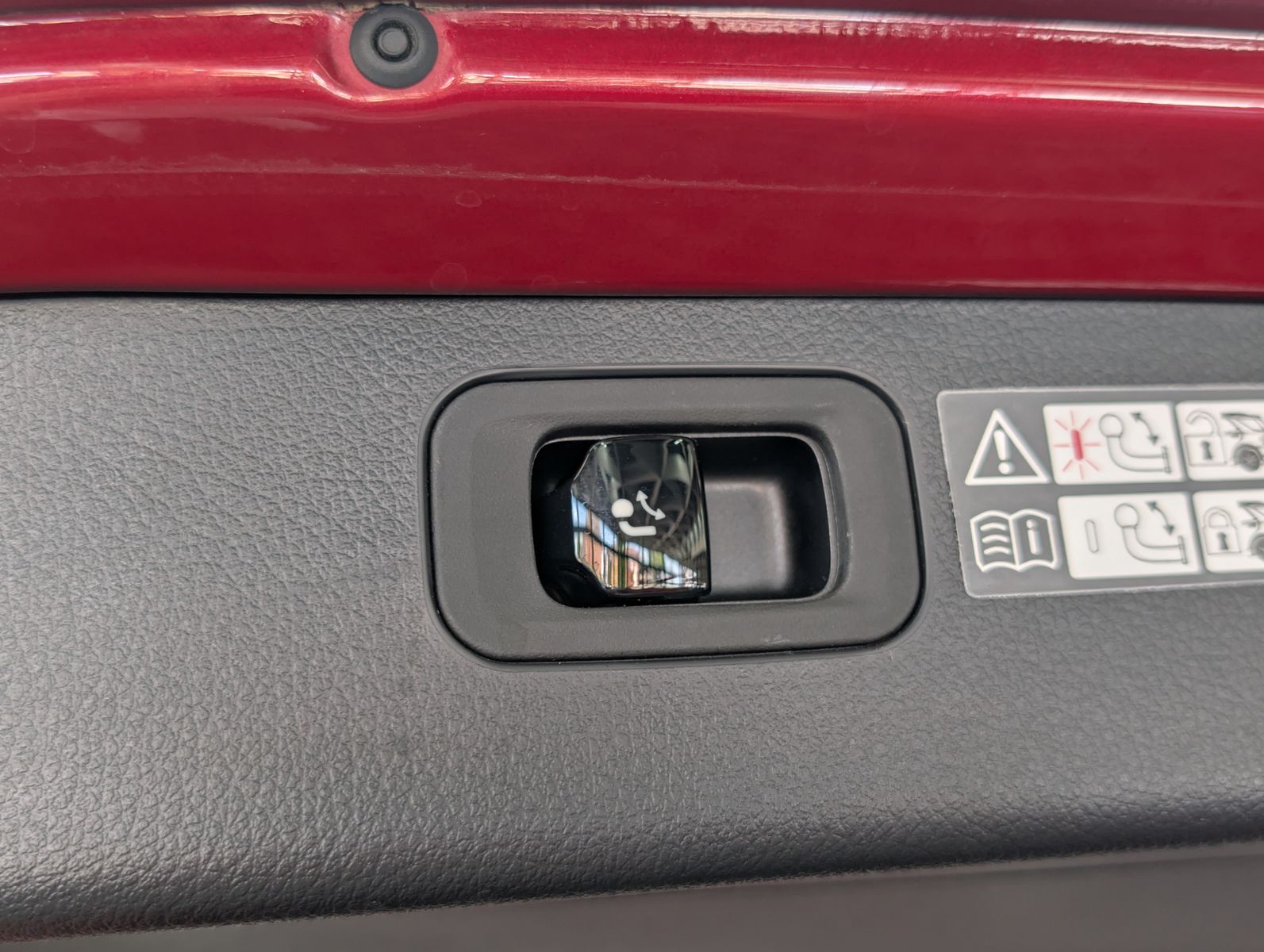 Fahrzeugabbildung Mercedes-Benz C 180 T AVANTGARDE MBUX AHK KAM VIRT AMBI WINTER