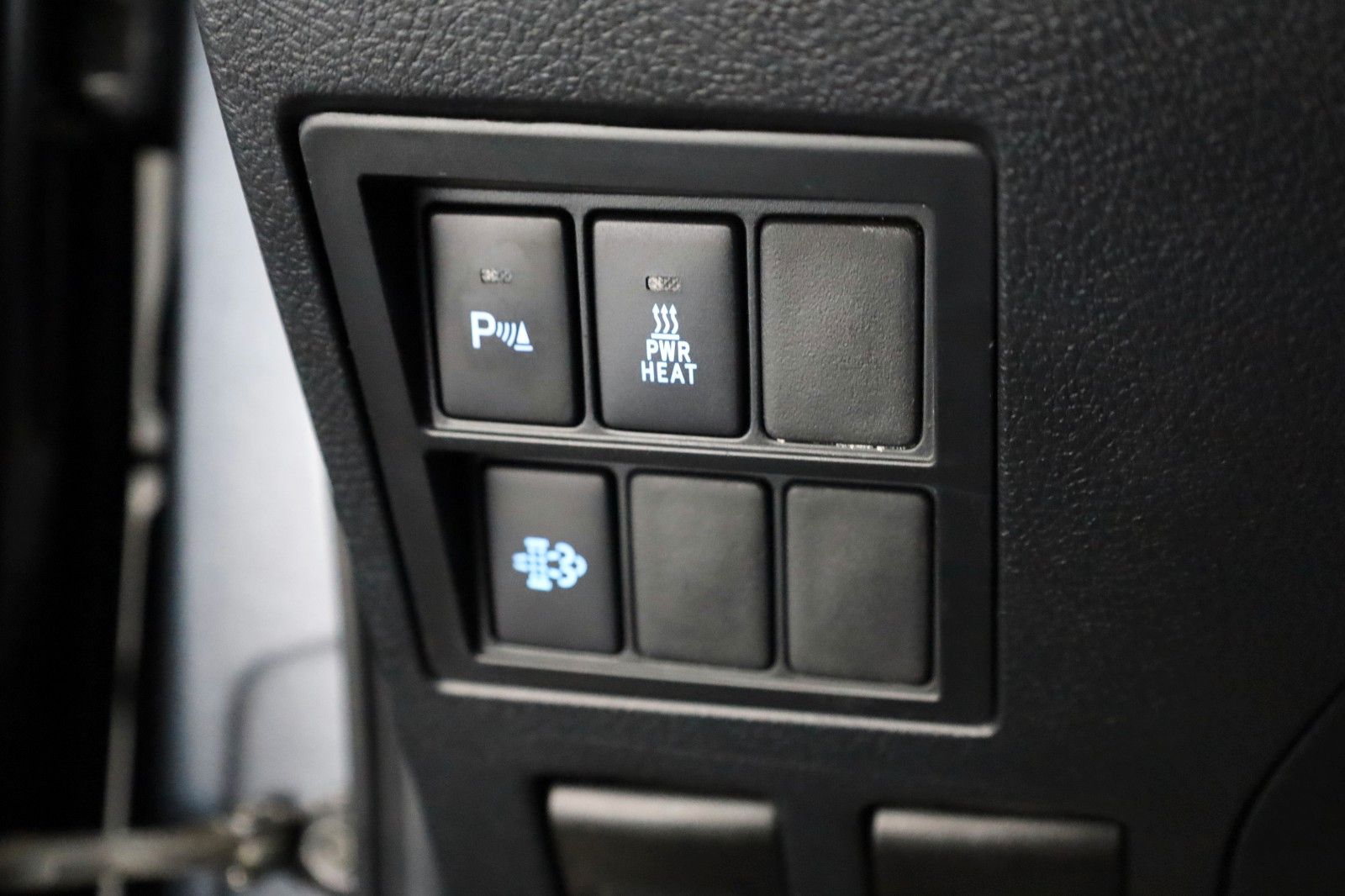 Fahrzeugabbildung Toyota Hilux 2.8 D-4D Invincible,4x4 Doka,CarPlay,Rollo