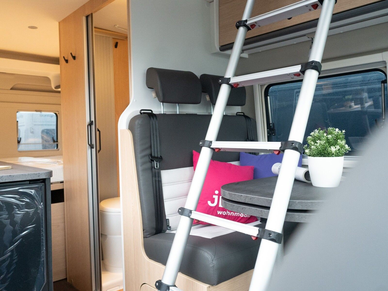 Fahrzeugabbildung Sunlight Cliff X 600 RT Schwenkbad*Dieselheizung*Faltverd