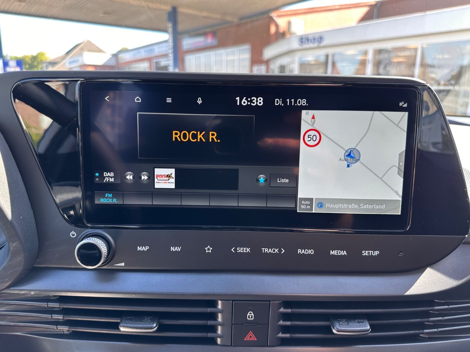 Fahrzeugabbildung Hyundai i20 1.0 T-GDI DCT Comfort APP/Navi/PDC/RFK/SHZG