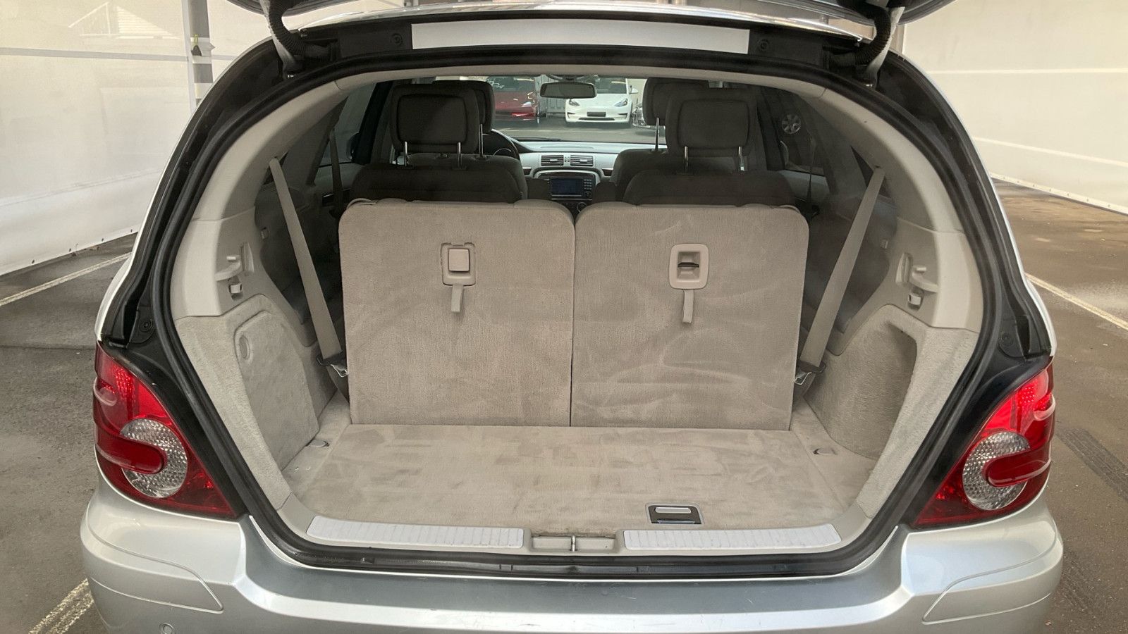 Fahrzeugabbildung Mercedes-Benz R 500 V8 L 4Matic Aut 6-Sitze Leder Memory Pano