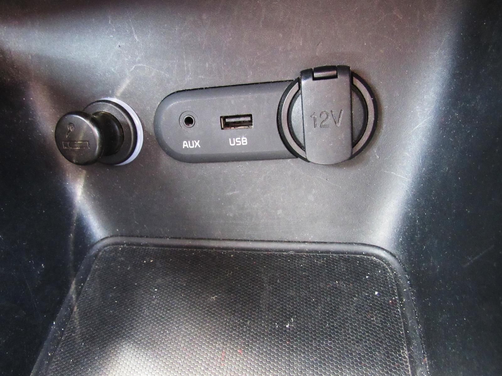 Kia cee'd 2012 — photo 16