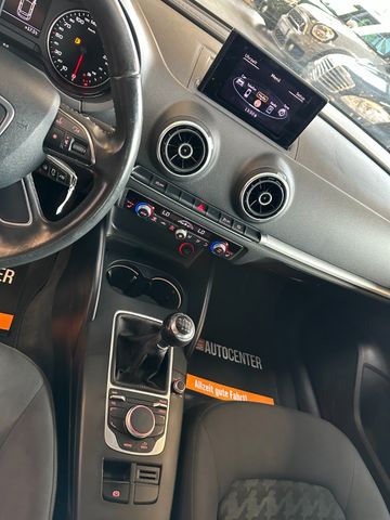 Audi A3 attraction *KLIMA*BI-XENON*TEMPOMAT*