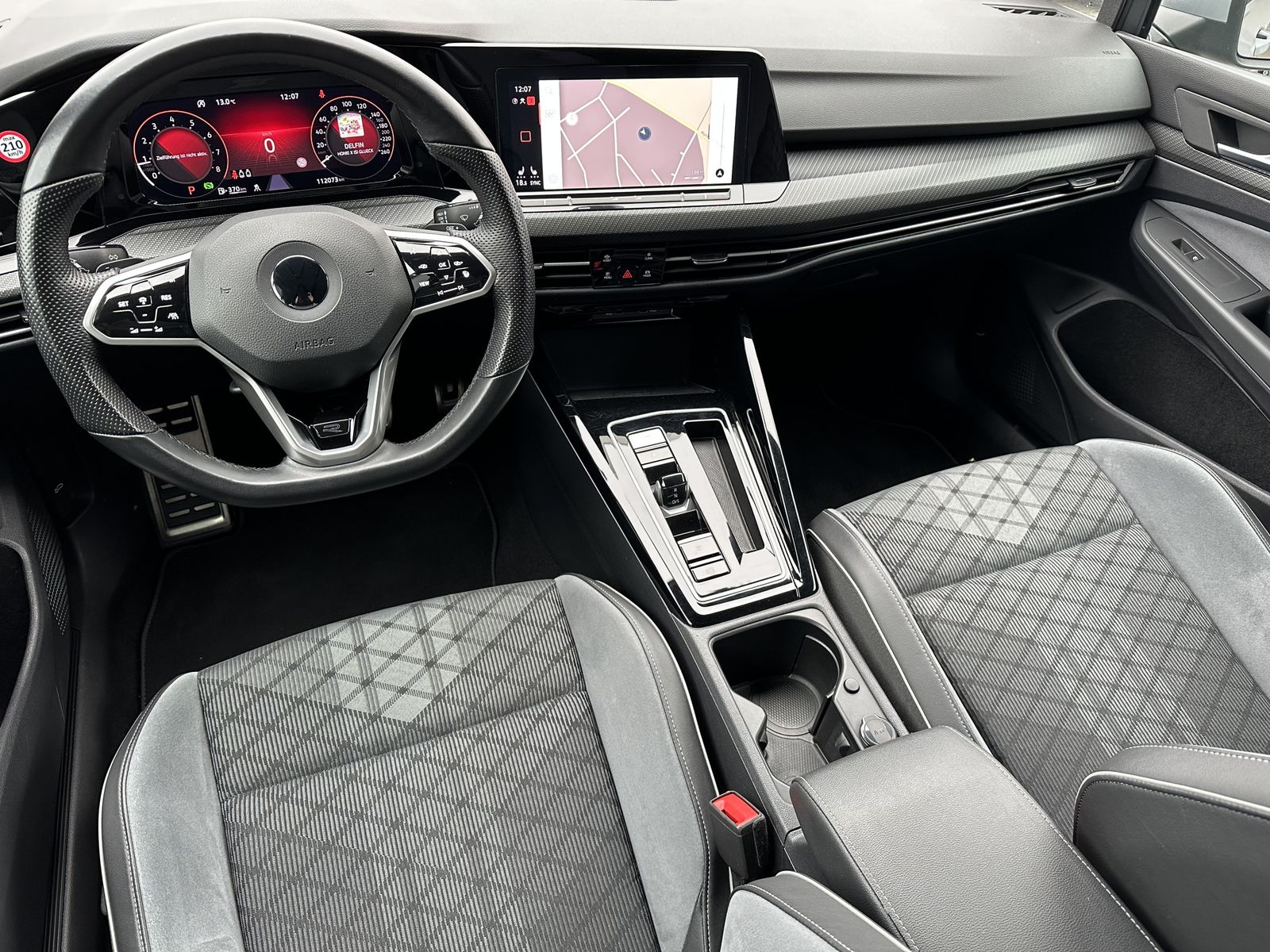 Fahrzeugabbildung Volkswagen Golf Variant R-Line 4Motion NAV+LED+AHK+ACC+17ZO