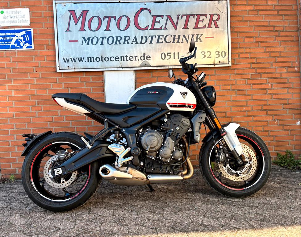 Triumph Trident 660 -- Quickshifter, Extras --