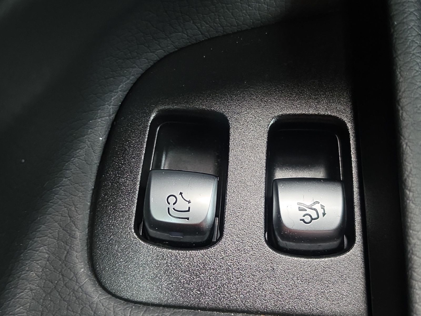 Fahrzeugabbildung Mercedes-Benz E 350 E Limousine Avantgarde Aus 1.Hand