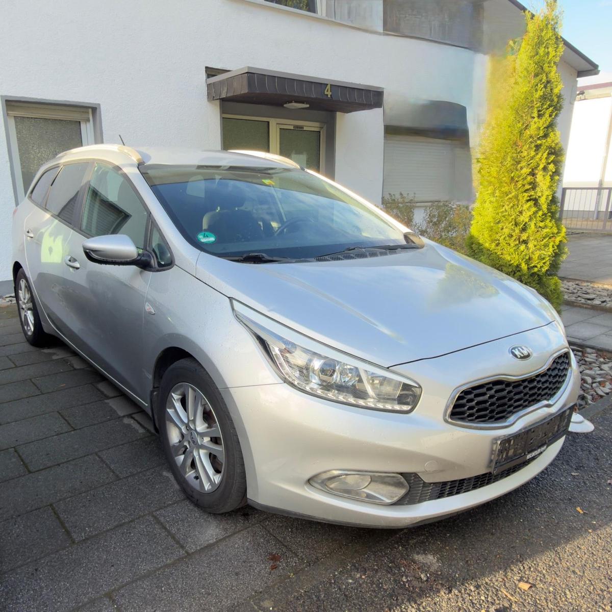 Kia cee'd 2014 — interior
