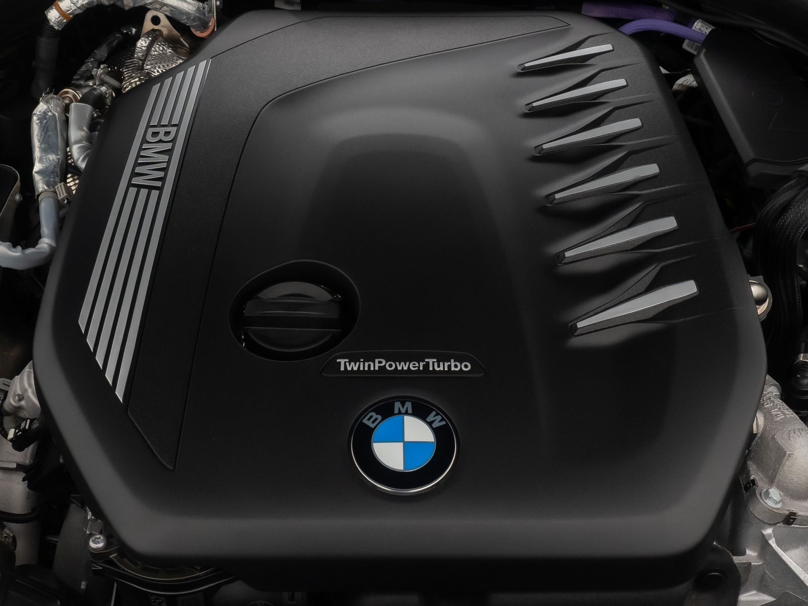 Fahrzeugabbildung BMW 530d xD Luxury Line HUD DAB AHK Panorama H/K 19"