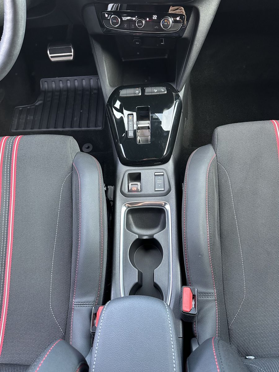 Fahrzeugabbildung Opel Corsa e GS-Line 5-Türer NAV+LED+SHZ+17ZO+CARPLAY