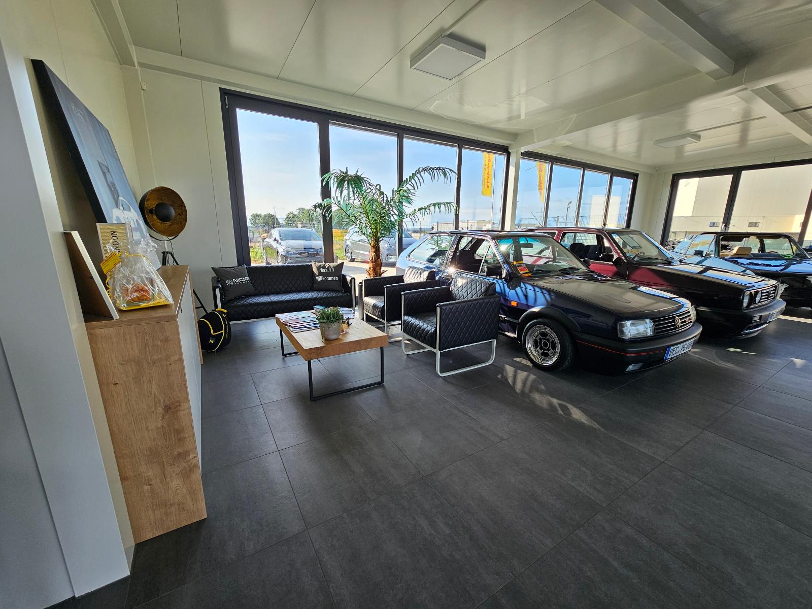 showroom-image-top