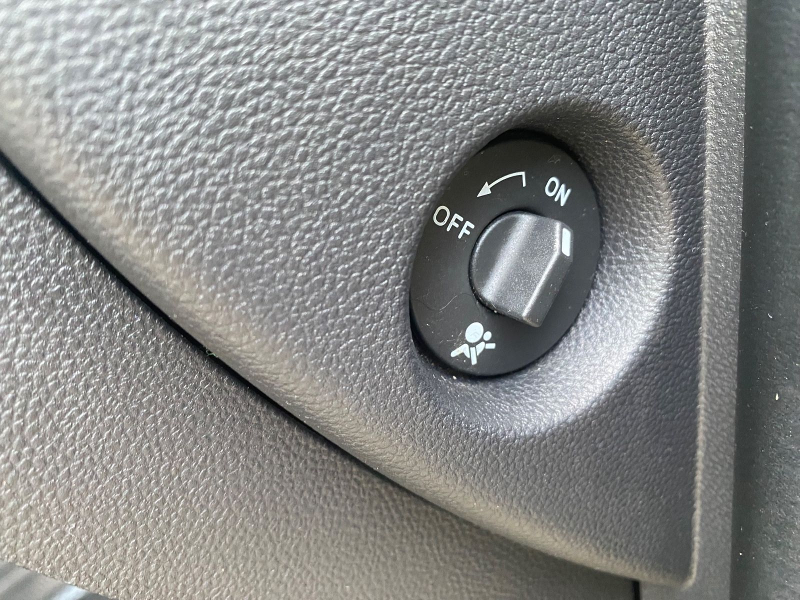 Fahrzeugabbildung Nissan NV400 Kastenwagen L4H3 3,5t COMFORT,1Hd,Navi,SHg