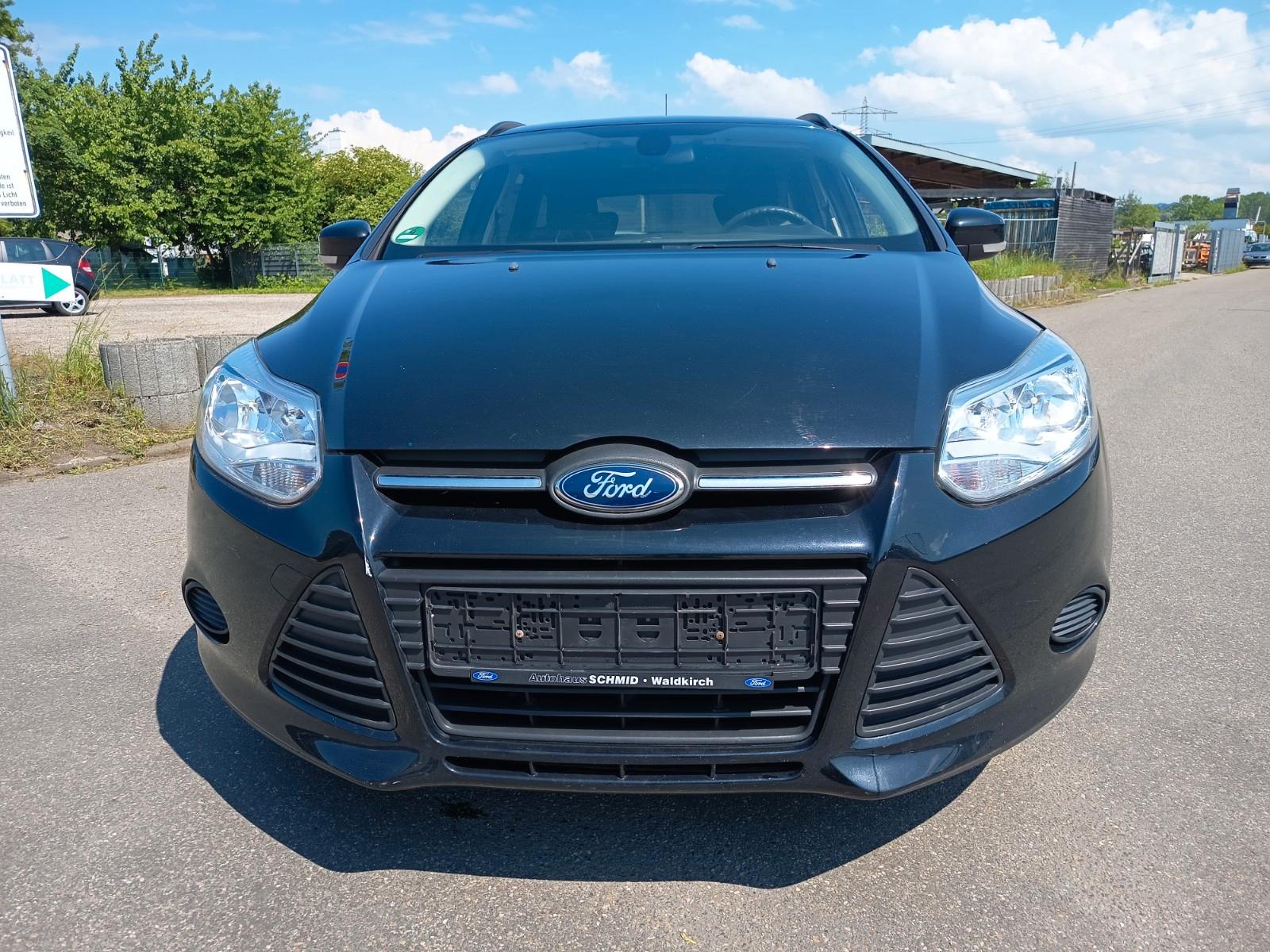 Ford Focus 2013 — rear view