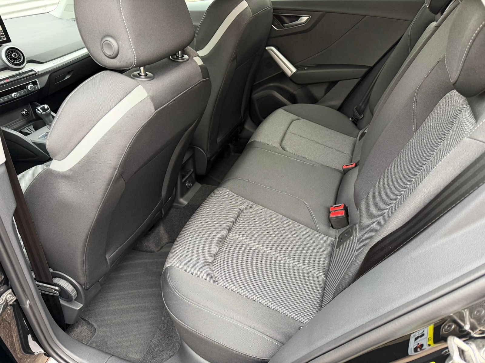 Fahrzeugabbildung Audi Q2 35 TFSI S line Navi SHZ