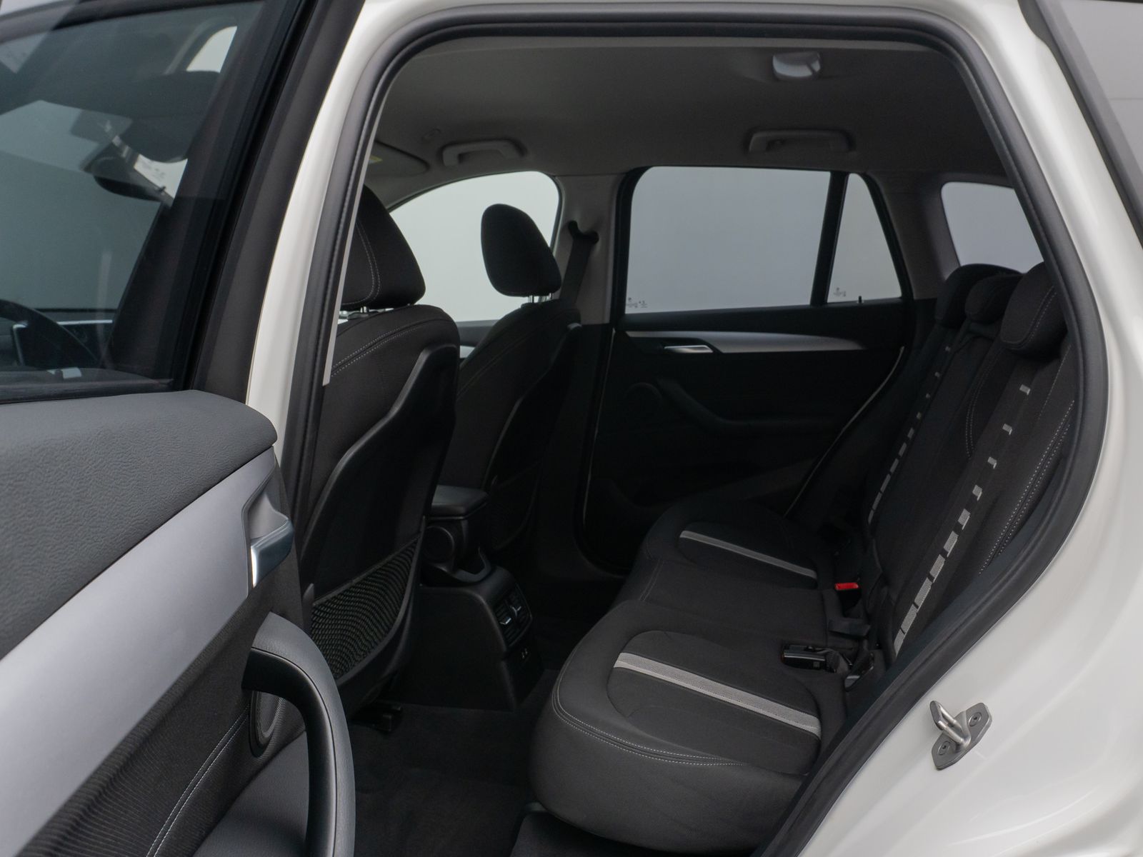 Fahrzeugabbildung BMW X1 sD18i Parkassistent DAB HiFi Navi LED Sport