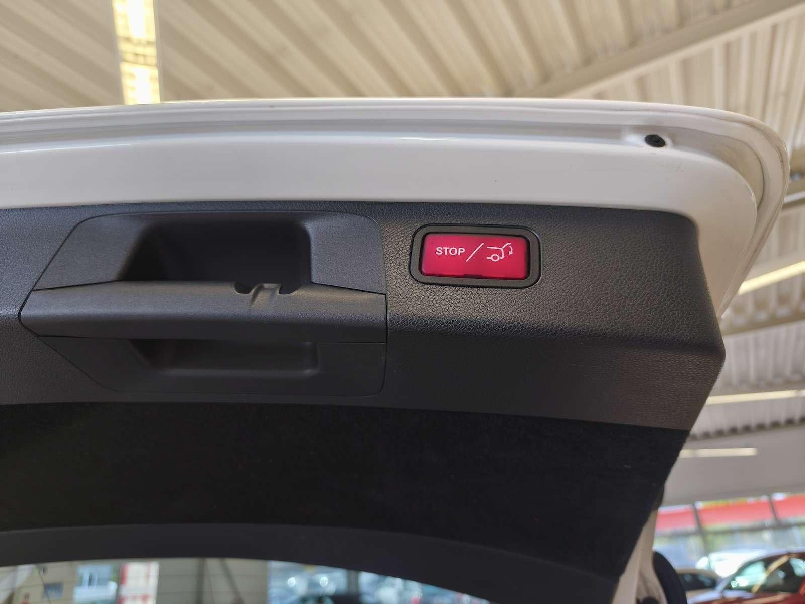 Fahrzeugabbildung Mercedes-Benz 300d AMG Line/Navi/S-Dach/Spur/DAB/Ahk 180 kW...