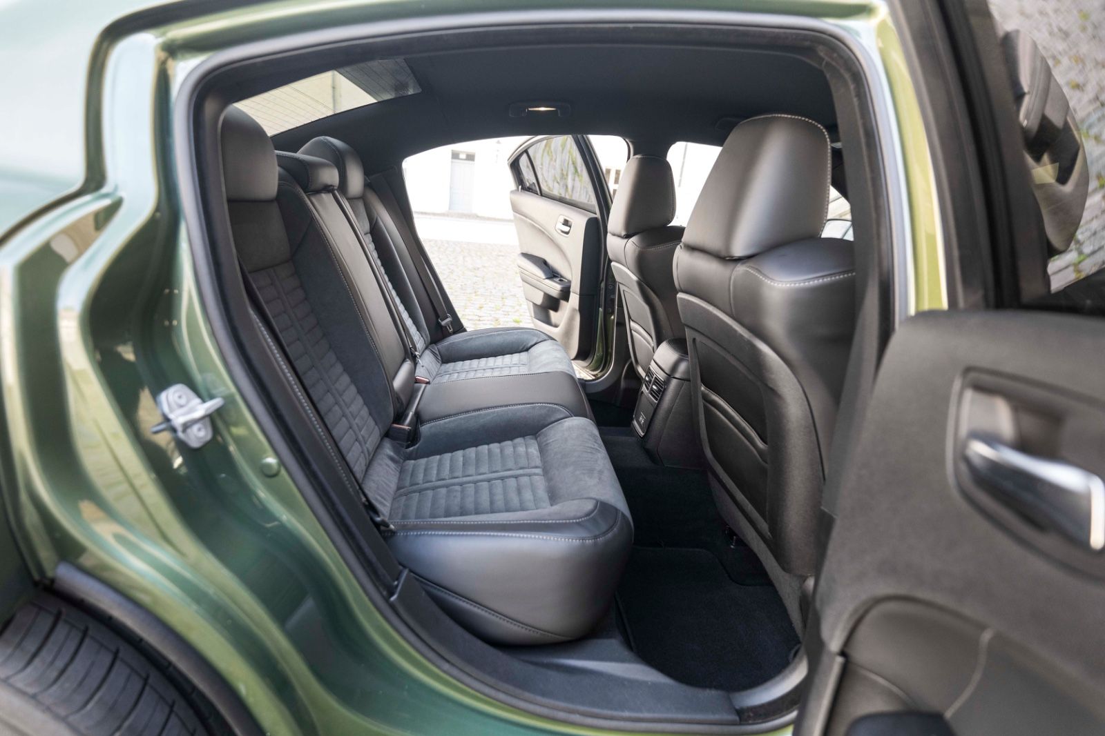 Fahrzeugabbildung Dodge Charger 5,7L DAYTONA WIDEBODY ALPINE CARPLAY KAM
