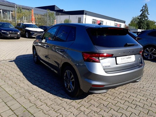 Fahrzeugabbildung Skoda Fabia Tour 1.0TSI DSG AHK SHZ PDC Kamera 16"