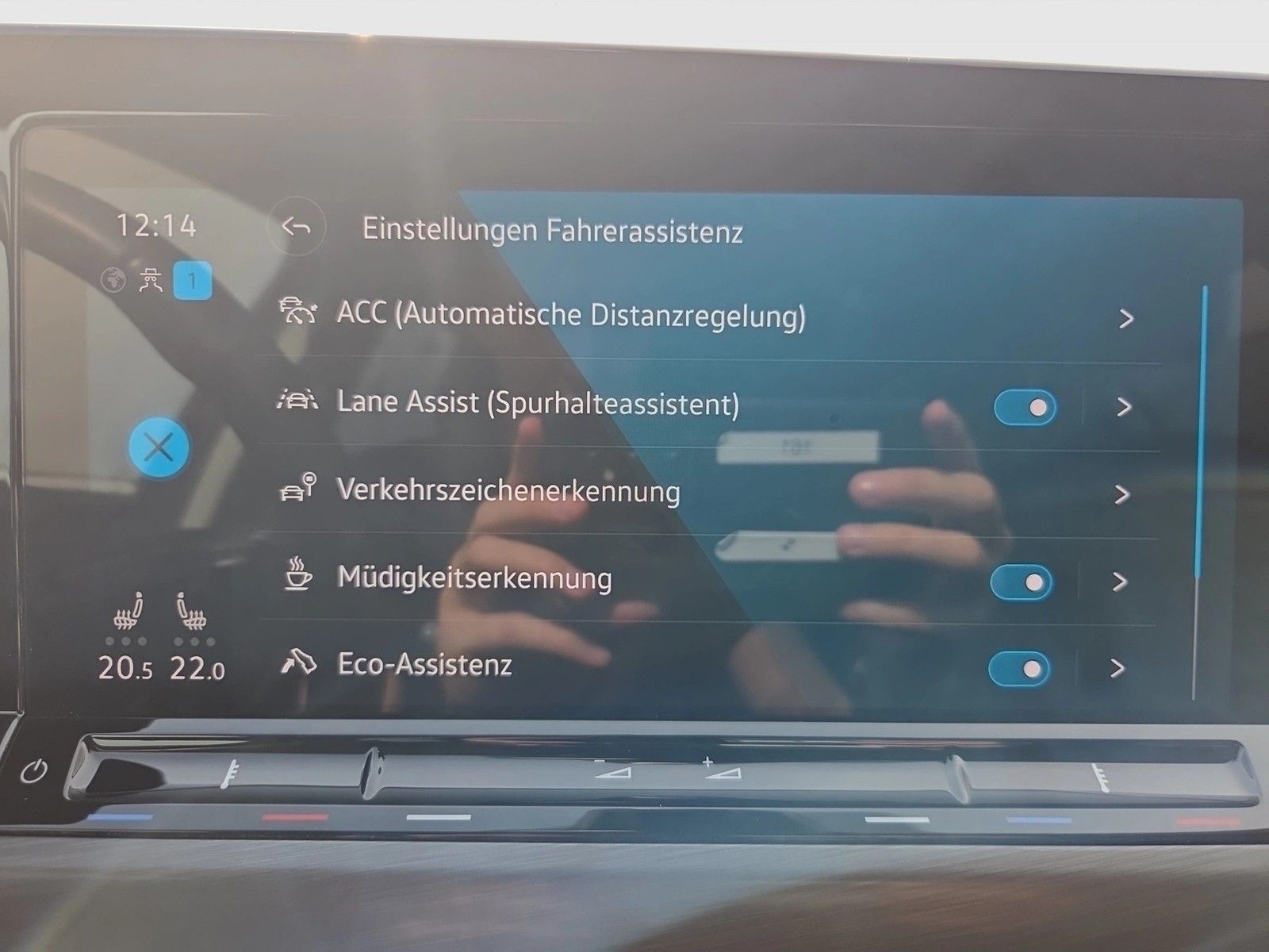 Fahrzeugabbildung Volkswagen Golf VIII Variant TDI Style LED+ DSG Navi ACC PD