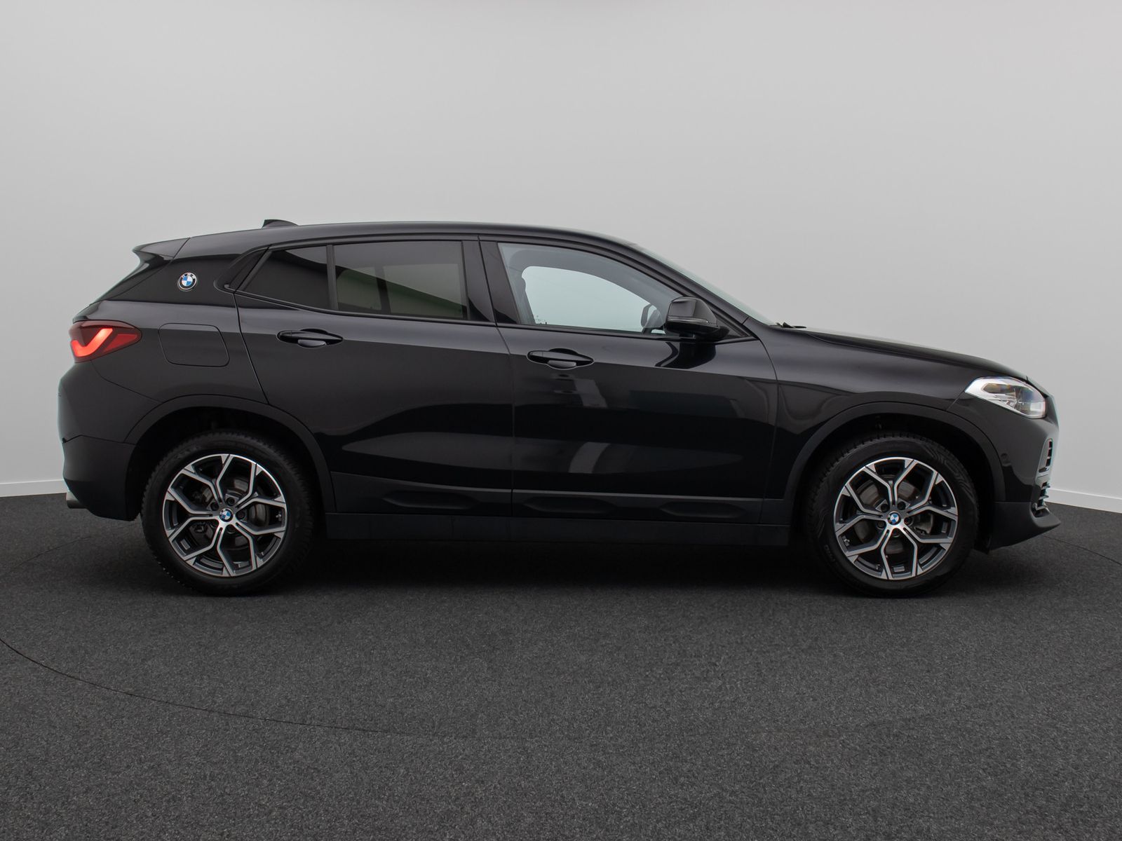 Fahrzeugabbildung BMW X2 sD18d DAB Kamera DAB Sportsitz ParkAss 18Zoll